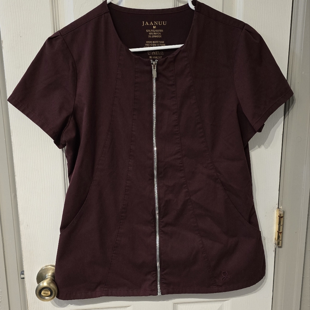 Jaanuu Scrub Set